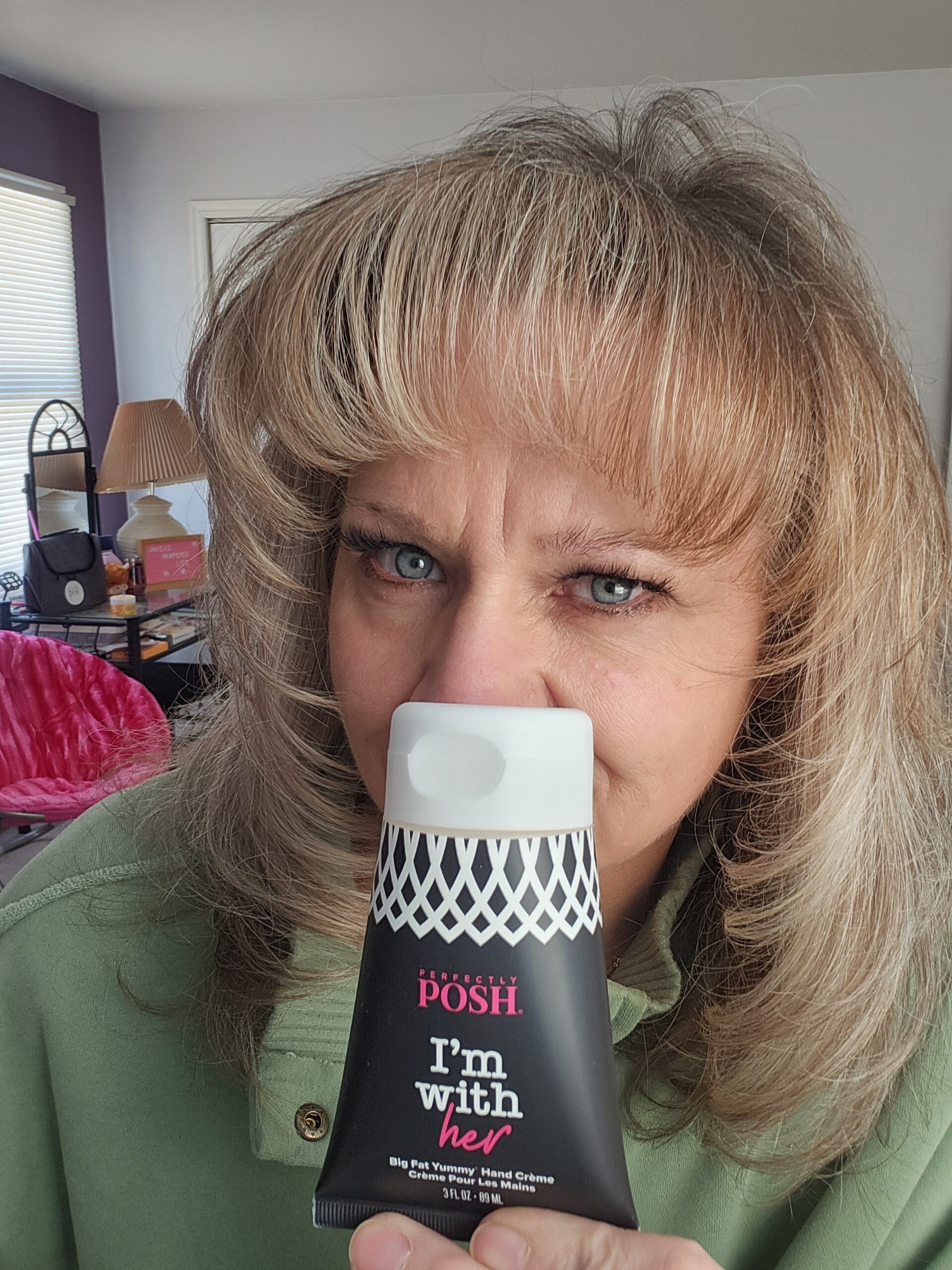 🌸 I’m With Her: A Hand Crème That Speaks Louder Than Words